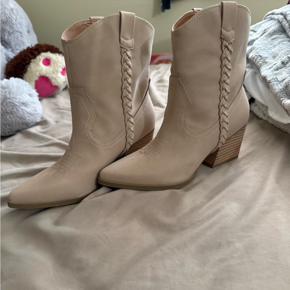 Women's Tan Western Ankle Boots